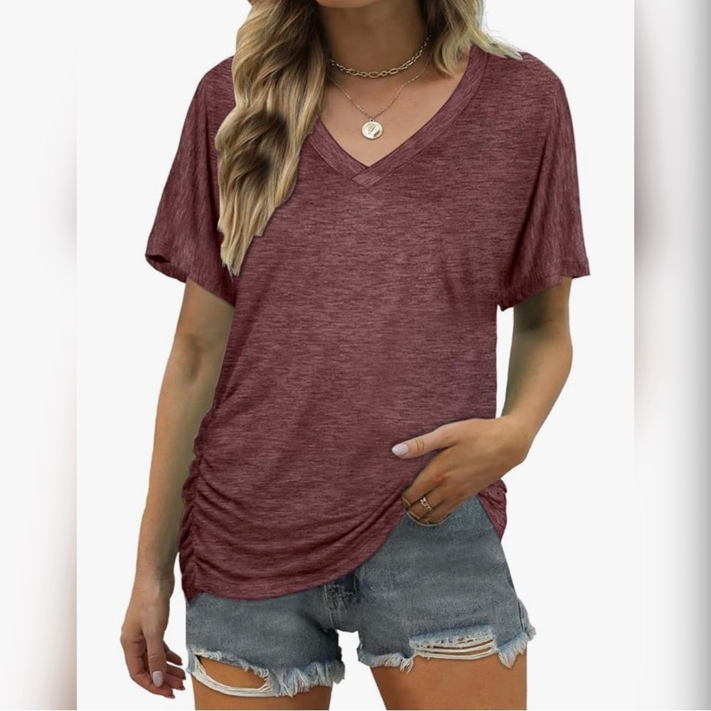 Like-new women's v-neck ruched tee, XXL